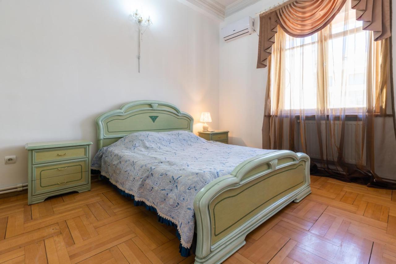 center 4 you Hotel Tiflis Exterior foto