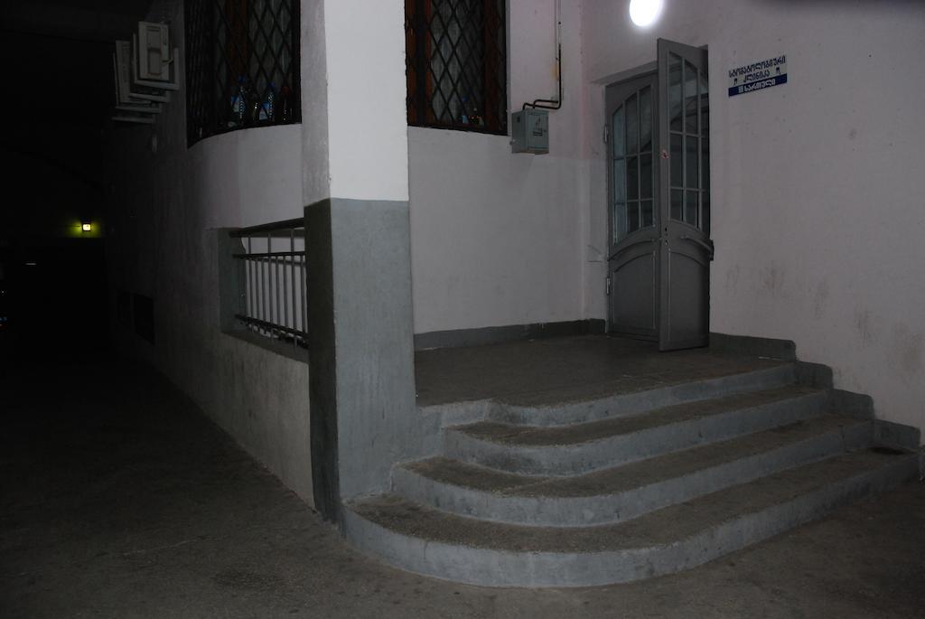 center 4 you Hotel Tiflis Exterior foto